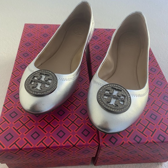 EUC Tory Burch Liana Round Toe Rhinestone Logo Metallic Leather Ballet Flats - Picture 5 of 12